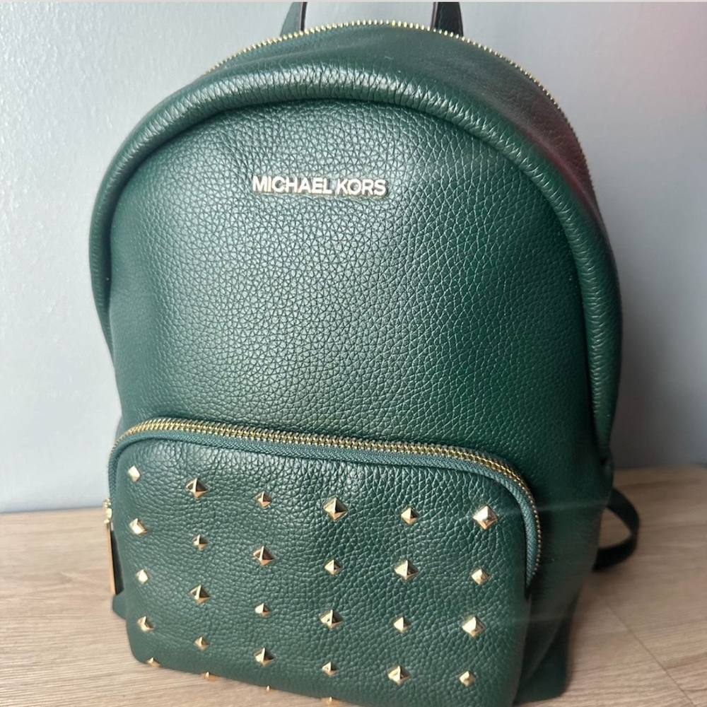 BNWT Michael Kors Erin Medium Green Backpack - Picture 2 of 3